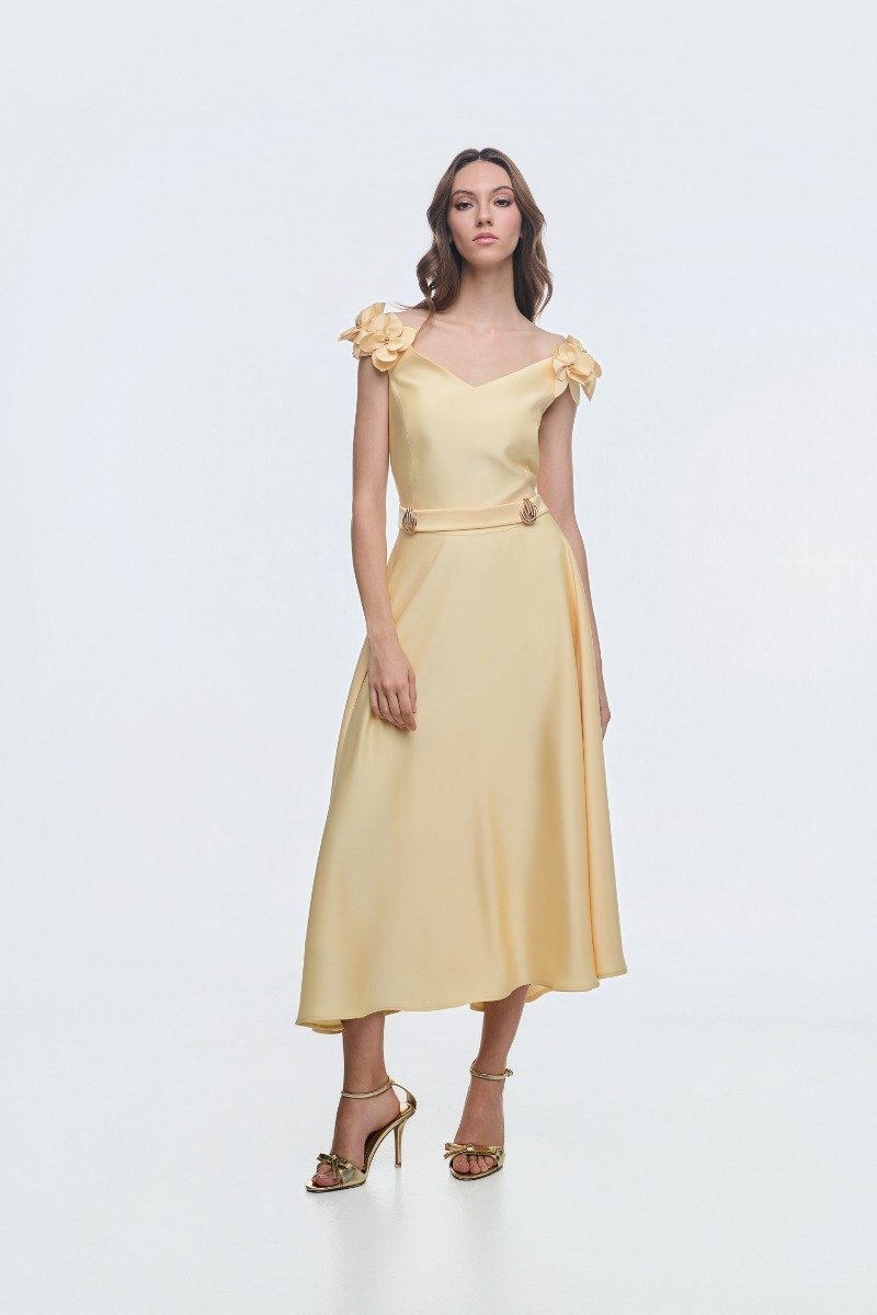 Φόρεμα butter yellow με ζώνη και αξεσουάρ 