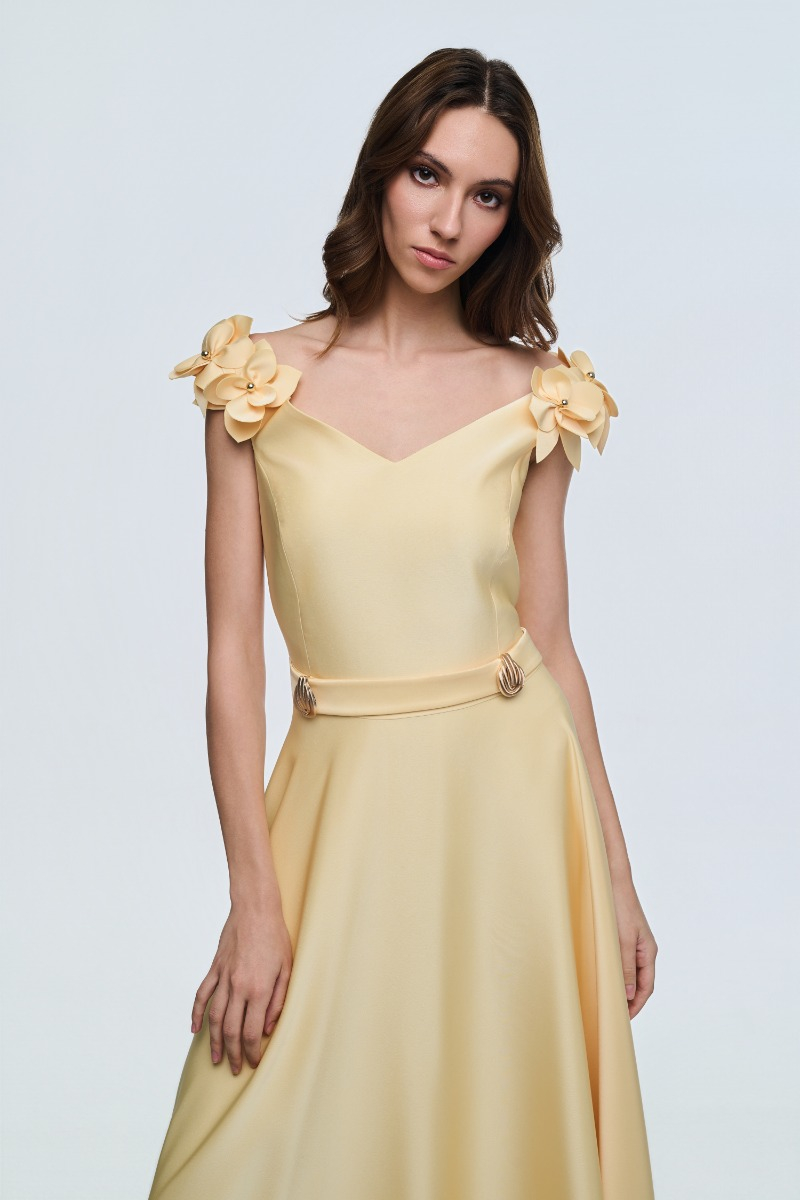 Φόρεμα butter yellow με ζώνη και αξεσουάρ 